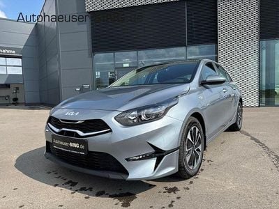 Silber Neu 2025 Kia Ceed Kleinwagen | 19.960 € (Guter Preis)