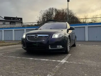 Gebraucht Opel Insignia 160 PS (117 kW) 2009 Schwarz Kombi