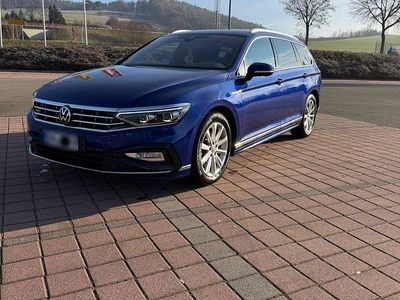 Gebraucht VW Passat R-line 200 PS (147 kW) 2022 Blau Kombi