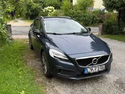 Gebraucht Volvo V40 CC Summum 150 PS (110 kW) 2017 Blau Kombi