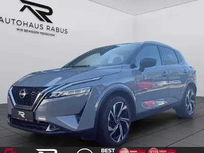 Gebraucht Nissan Qashqai Tekna 158 PS (116 kW) 2023 Ceramic grey/dach black metallic (metallic) SUV