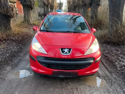Gebraucht Peugeot 207 75 PS (55 kW) 2008 Rot Limousine