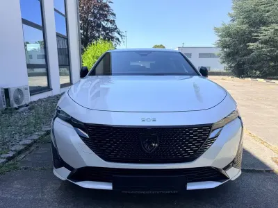 Gebraucht Peugeot 308 GT-line 131 PS (96 kW) 2022 Perlmutt weiß Limousine