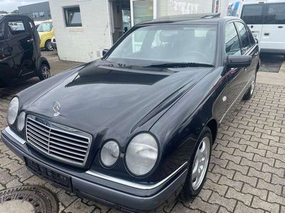 Mercedes E290