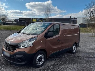 Gebraucht Renault Trafic 122 PS (89 kW) 2017 Braun Van / Kleinbus