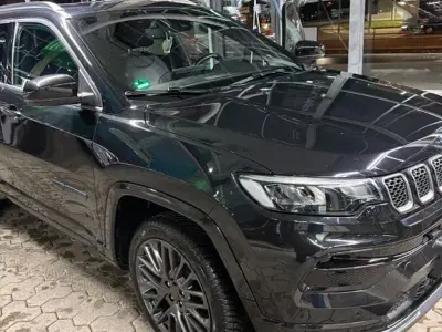 Usata Jeep Compass 241 CV (177 kW) 2022 Nero SUV