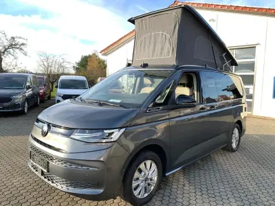 Neu VW California Beach 150 PS (110 kW) 2025 Indium grau metallic Van