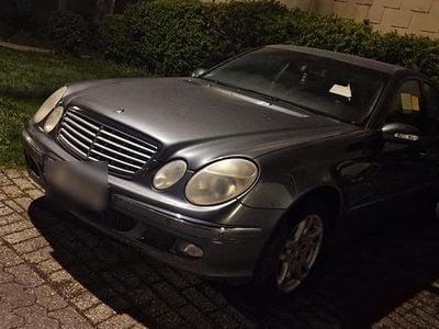 Second-hand Mercedes E280 190 CP (139 kW) 2005 Albastru Berlinǎ