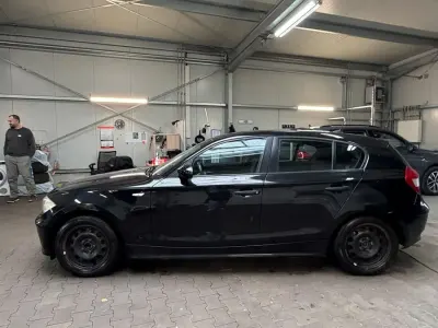 Gebraucht BMW 116 115 PS (84 kW) 2005 Schwarz Kleinwagen