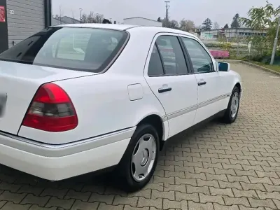 Gebraucht Mercedes C180 1994 Weiß Limousine