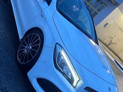 Gebraucht Mercedes CLA200 AMG line 156 PS (114 kW) 2018 Weiß Coupé