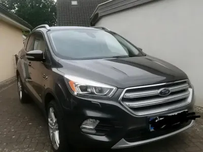 Gebraucht Ford Kuga Titanium 150 PS (110 kW) 2017 Grau SUV