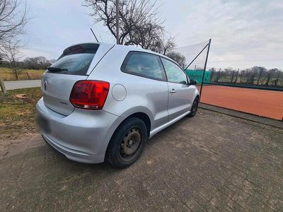 Gebraucht VW Polo 75 PS (55 kW) 2011 Grau Kleinwagen