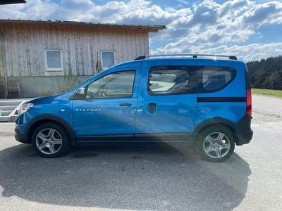 Gebraucht Dacia Dokker Stepway 131 PS (96 kW) 2020 Blau Van / Kleinbus