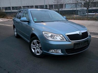 Blau Gebraucht 2009 Skoda Octavia Kombi | 3.999 € (Etwas zu teuer)