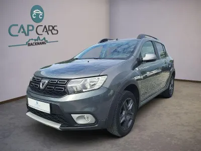 Gebraucht Dacia Sandero Celebration 90 PS (66 kW) 2017 Islandgrau SUV