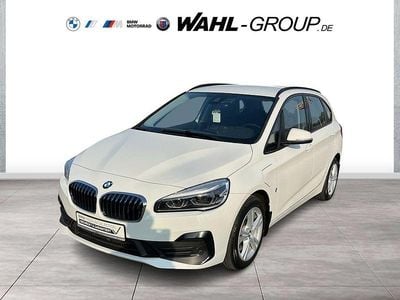 Gebraucht BMW 225 Active Tourer Advantage 224 PS (164 kW) 2019 Weiß Van / Kleinbus