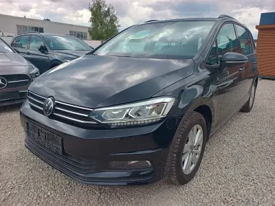 Gebraucht VW Touran Comfortline 150 PS (110 kW) 2020 Schwarz Van / Kleinbus