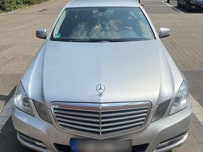Mercedes E200