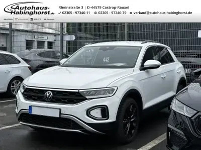 Gebraucht VW T-Roc Life 150 PS (110 kW) 2023 Weiss SUV