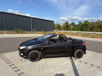 Gebraucht Peugeot 206 CC Platinum 109 PS (80 kW) 2003 Schwarz Cabrio