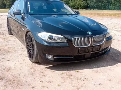 Gebraucht BMW 550 407 PS (299 kW) 2011 Schwarz Limousine