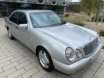 Mercedes E320