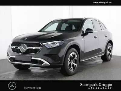 Gebraucht Mercedes GLC300e 197 PS (144 kW) 2025 Schwarz SUV