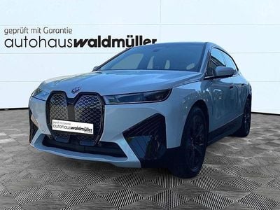 Gebraucht BMW iX Sport Line 239 kW (326 PS) 2023 Weiß SUV