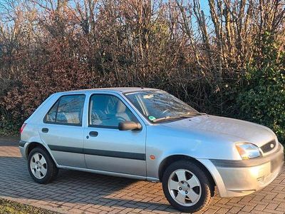 Gebraucht Ford Fiesta 2001 Silber Kleinwagen