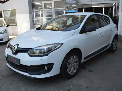 Używany Renault Mégane III Authentique 110 KM (80 kW) 2014 Biały Sedan/Limuzyna