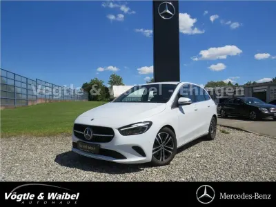 Gebraucht Mercedes B200 Advanced 150 PS (110 kW) 2023 Weiß Kleinwagen
