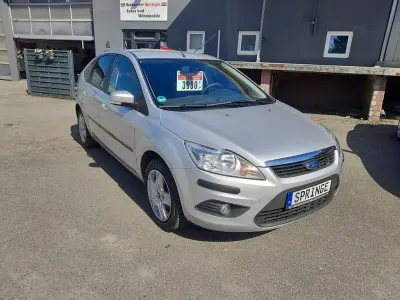 Gebraucht Ford Focus Style 101 PS (74 kW) 2010 Silber Limousine