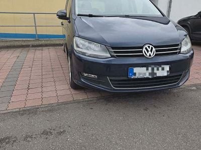 Second-hand VW Sharan Match 140 CP (102 kW) 2012 Albastru Monovolum