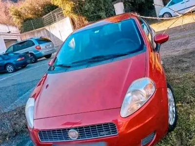 Gebraucht Fiat Punto 77 PS (56 kW) 2009 Rot Kleinwagen