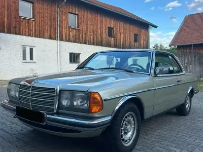 Gebraucht Mercedes 230 136 PS (100 kW) 1980 Silber Coupé