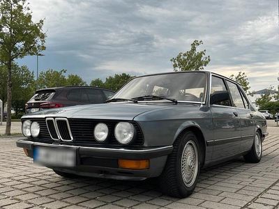 Second-hand BMW 518 90 CP (66 kW) 1984 Albastru Berlinǎ