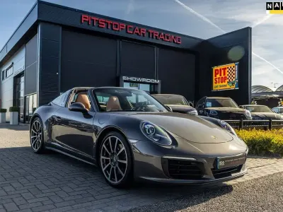 Usata Porsche 911 Targa 4S 420 CV (308 kW) 2017 Grigio Cabrio