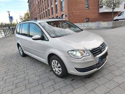 Usata VW Touran Trendline 105 CV (77 kW) 2010 Argento Monovolume