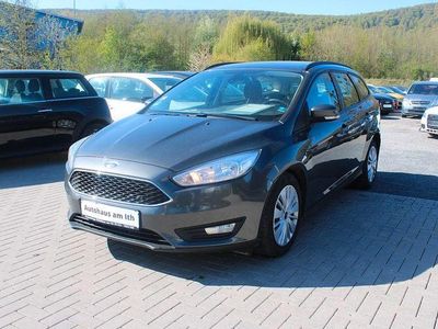 Gebraucht Ford Focus Trend 125 PS (91 kW) 2016 Grau Limousine