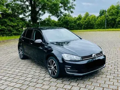 Gebraucht VW Golf VII LOUNGE 125 PS (91 kW) 2015 Schwarz Limousine