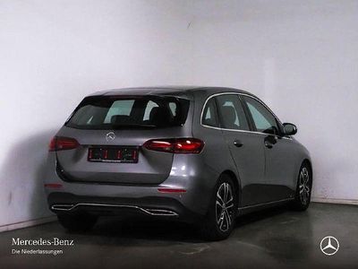 Mercedes B200