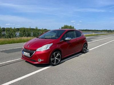 Rot Gebraucht 2015 Peugeot 208 GTi Kleinwagen | 7.600 € (Fairer Preis)