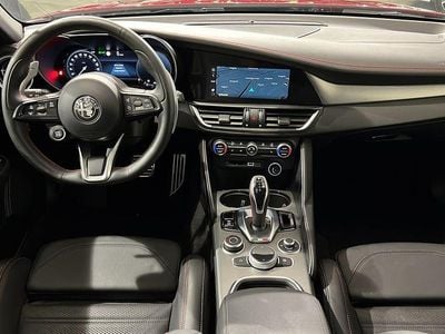 Rot Gebraucht 2023 Alfa Romeo Giulia Competizione Limousine | 34.880 € (Guter Preis)