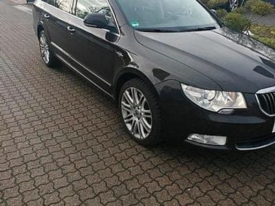 Używany Skoda Superb LAURIN & KLEMENT 260 KM (191 kW) 2012 Brązowy Kombi