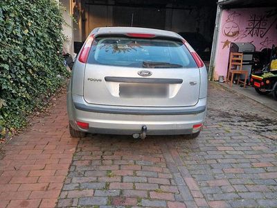 Usata Ford Focus 108 CV (79 kW) 2005 Argento Berlina