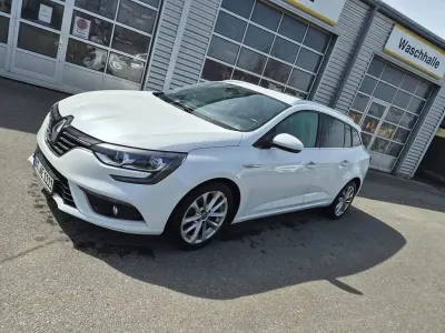 Gebraucht Renault Mégane IV Intens 132 PS (97 kW) 2018 Weiß Limousine