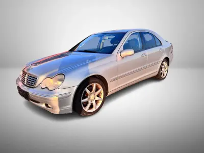 Second-hand Mercedes C220 150 CP (110 kW) 2004 Argintiu Berlinǎ