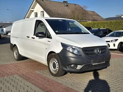Gebraucht Mercedes e-Vito 85 kW (116 PS) 2022 Arktikweiss Van / Kleinbus