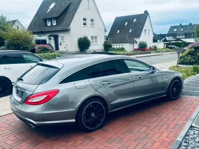 Używany Mercedes CLS63 AMG Shooting Brake AMG 525 KM (386 kW) 2013 Szary Kombi